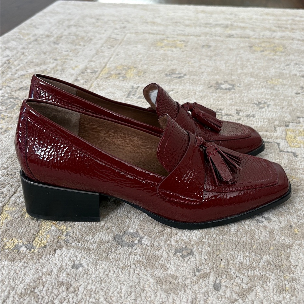 Donald Pliner Avici Patent Leather Heeled Loafer - Picture 9 of 11